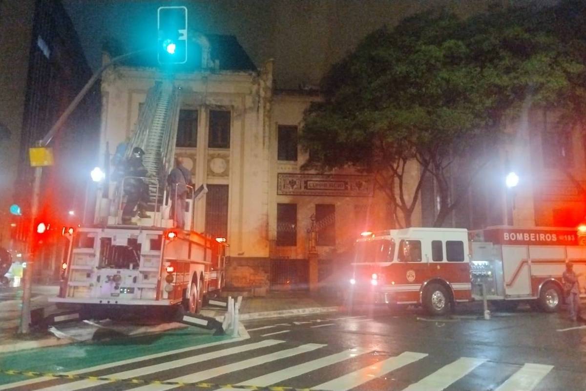Incêndio atinge prédio da Faculdade de Direito da USP, no centro de SP