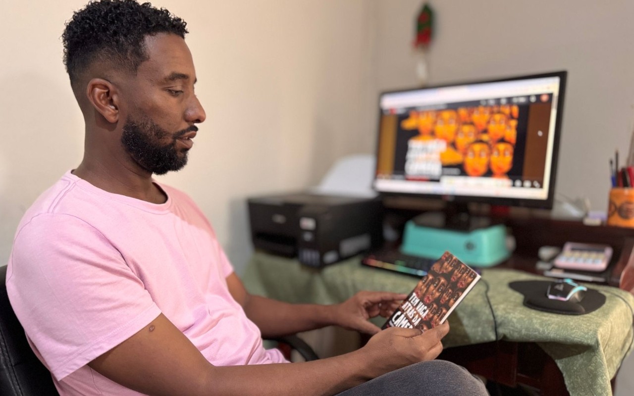 ‘Tem vaga atrás da câmera’: itapetiningano lança livro sobre mercado de trabalho e questão racial e aponta ‘grande desafio para negros’