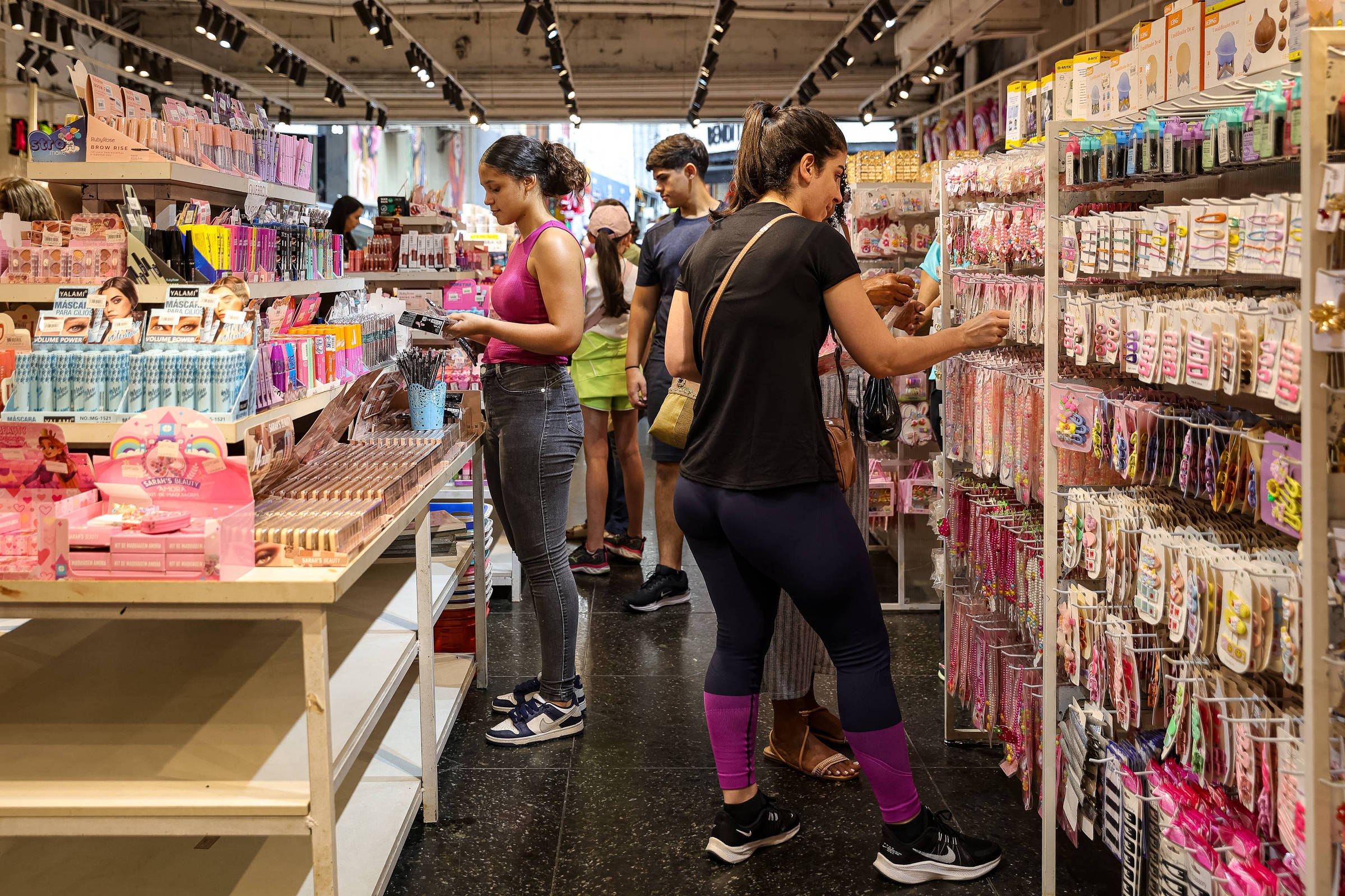 Empresas querem mudar PEC 6×1 para permitir escalas e limites de trabalho por setor e região