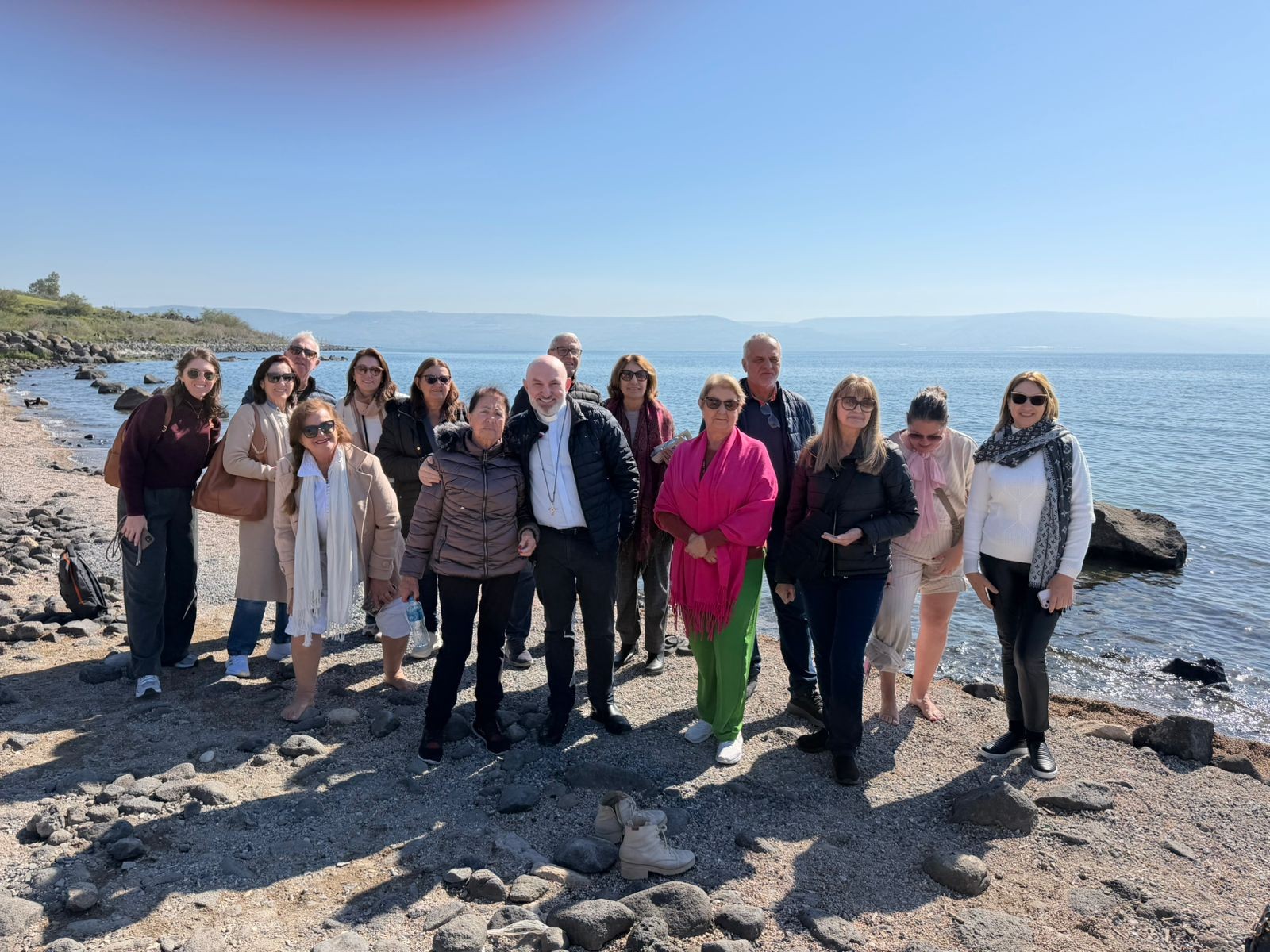 Padre com 16 brasileiros em peregrinação cruza fronteira de Israel e Egito após bombardeios